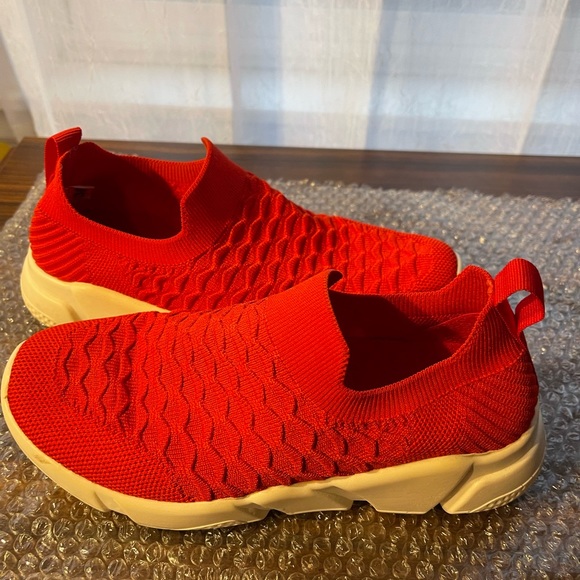 Red knit shoes - Picture 4 of 10